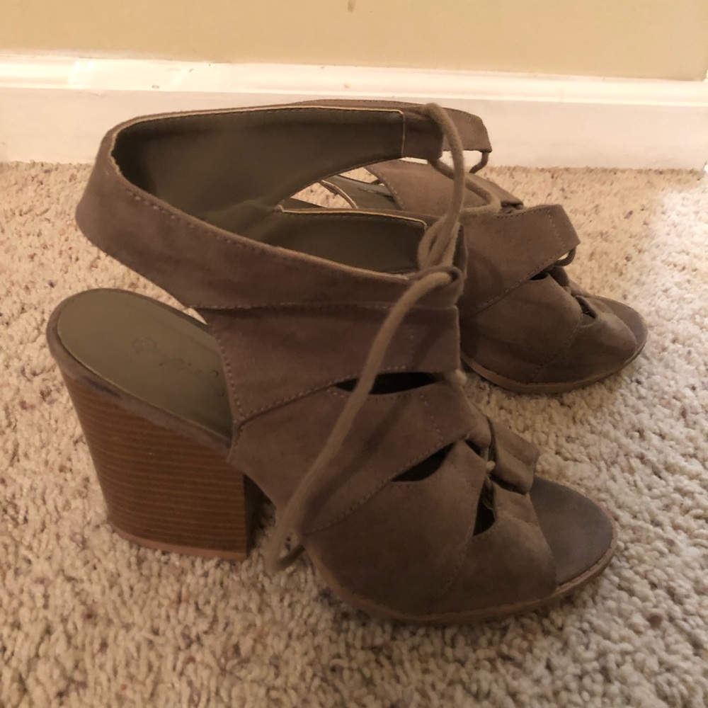 Tie-up heels - Picture 2 of 5